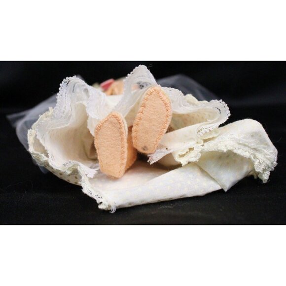 VTG 1983 Annalee Mobilitee Doll 9'' Bride White Lace Veil Flower Bendable Limbs - Picture 9 of 11